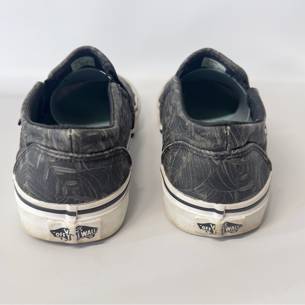 Vans Women’s 7.5 Gray Tropical Leaf Patterned Slip-On Shoes - Picture 5 of 10